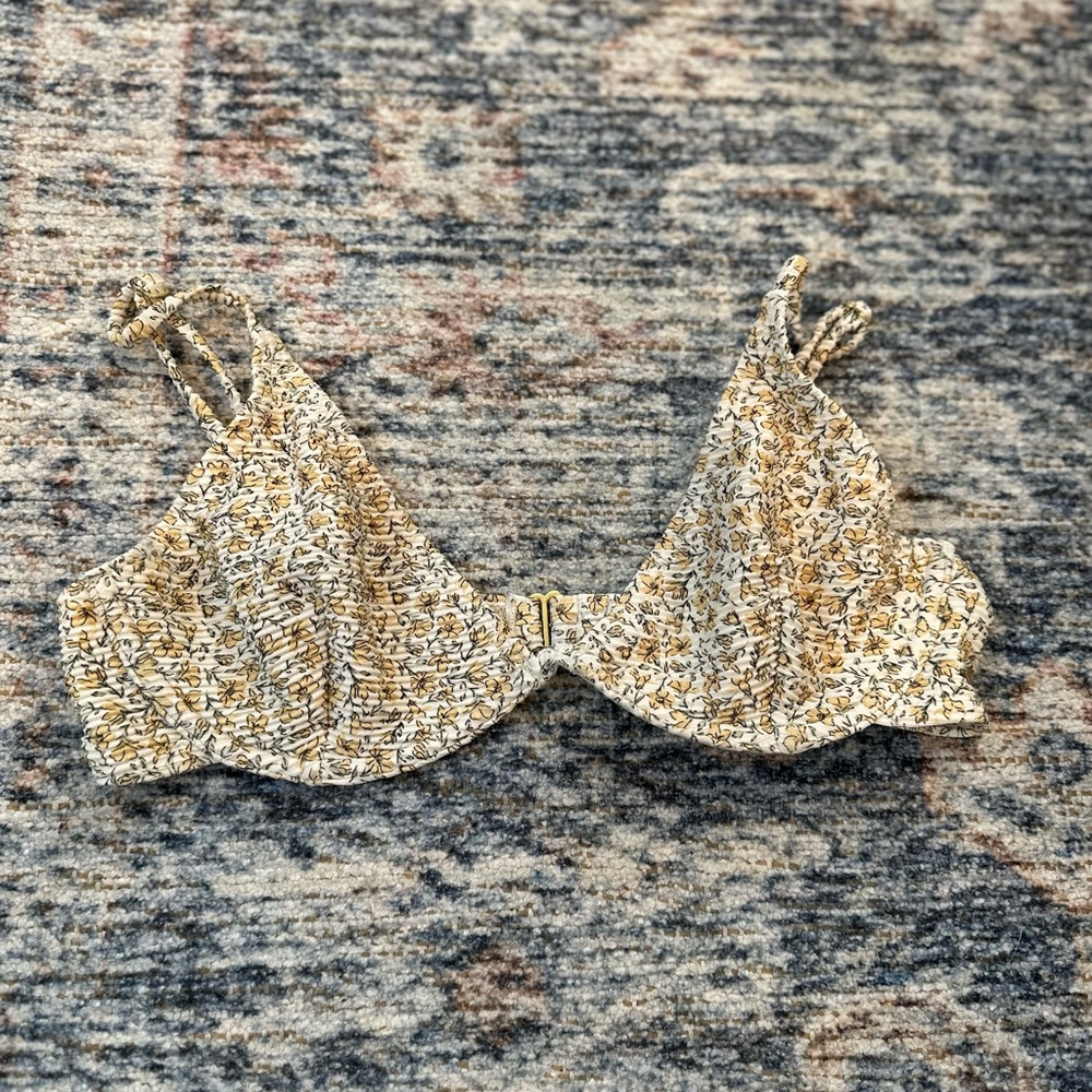Billabong floral underwire top